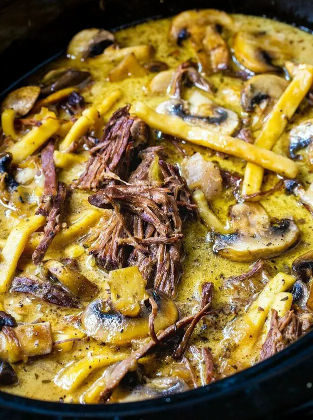 Slow Cooker Beef and Noodles with Mushrooms