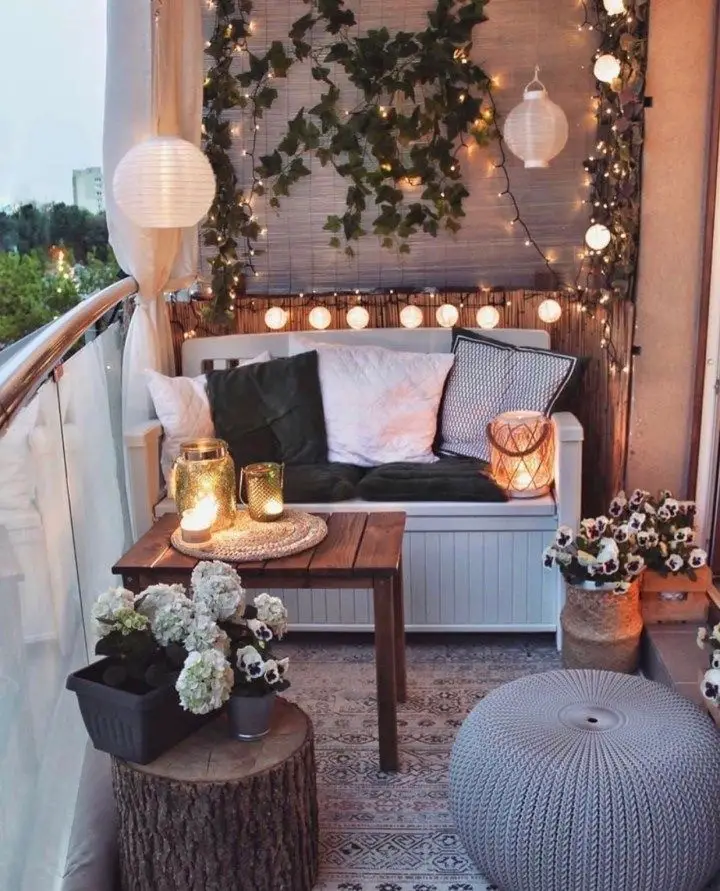 DECORATE WITH LANTERNS