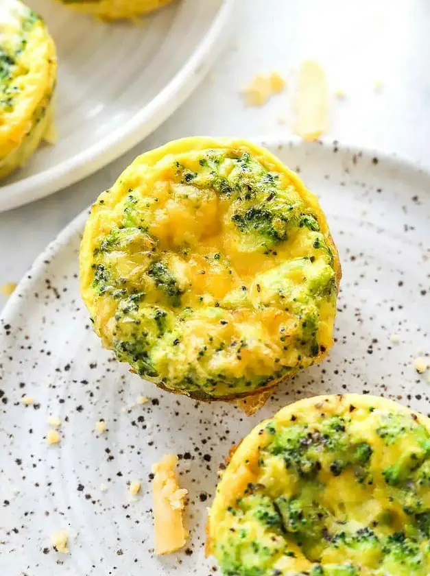 Mini Crustless Quiche – Broccoli and Cheddar