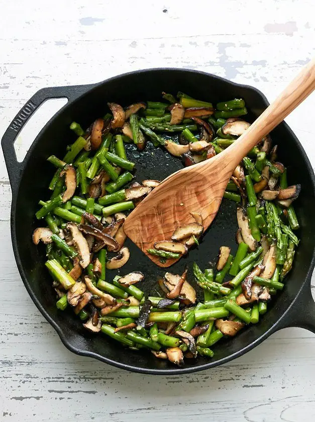 Sesame Asparagus and Shiitake Mushrooms