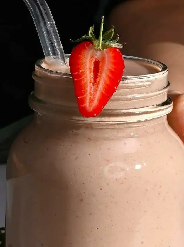 Hearty Protein Breakfast Smoothie with Strawberries