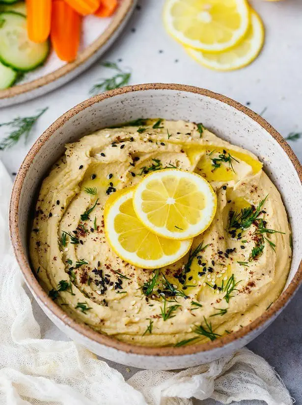 Creamy Roasted Garlic and Lemon Hummus