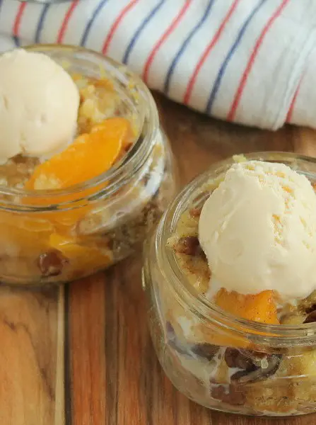 Slow Cooker Peach Dump Cake