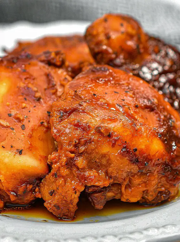 Honey Garlic Slow Cooker Chicken Thighs