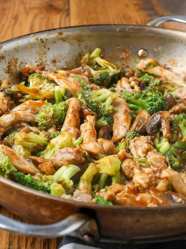 Ginger Chicken and Broccoli Stir Fry