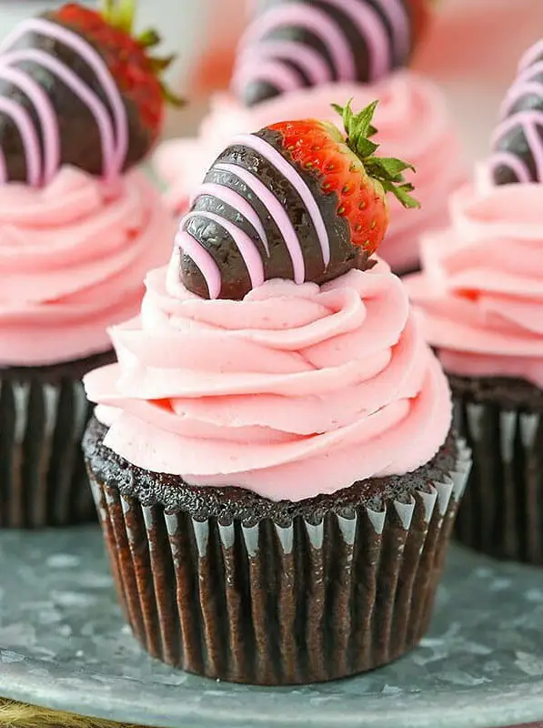 Chocolate Covered Strawberry Cupcakes