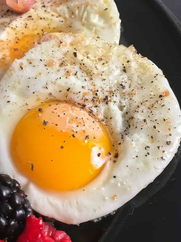 Fried Eggs in Air Fryer