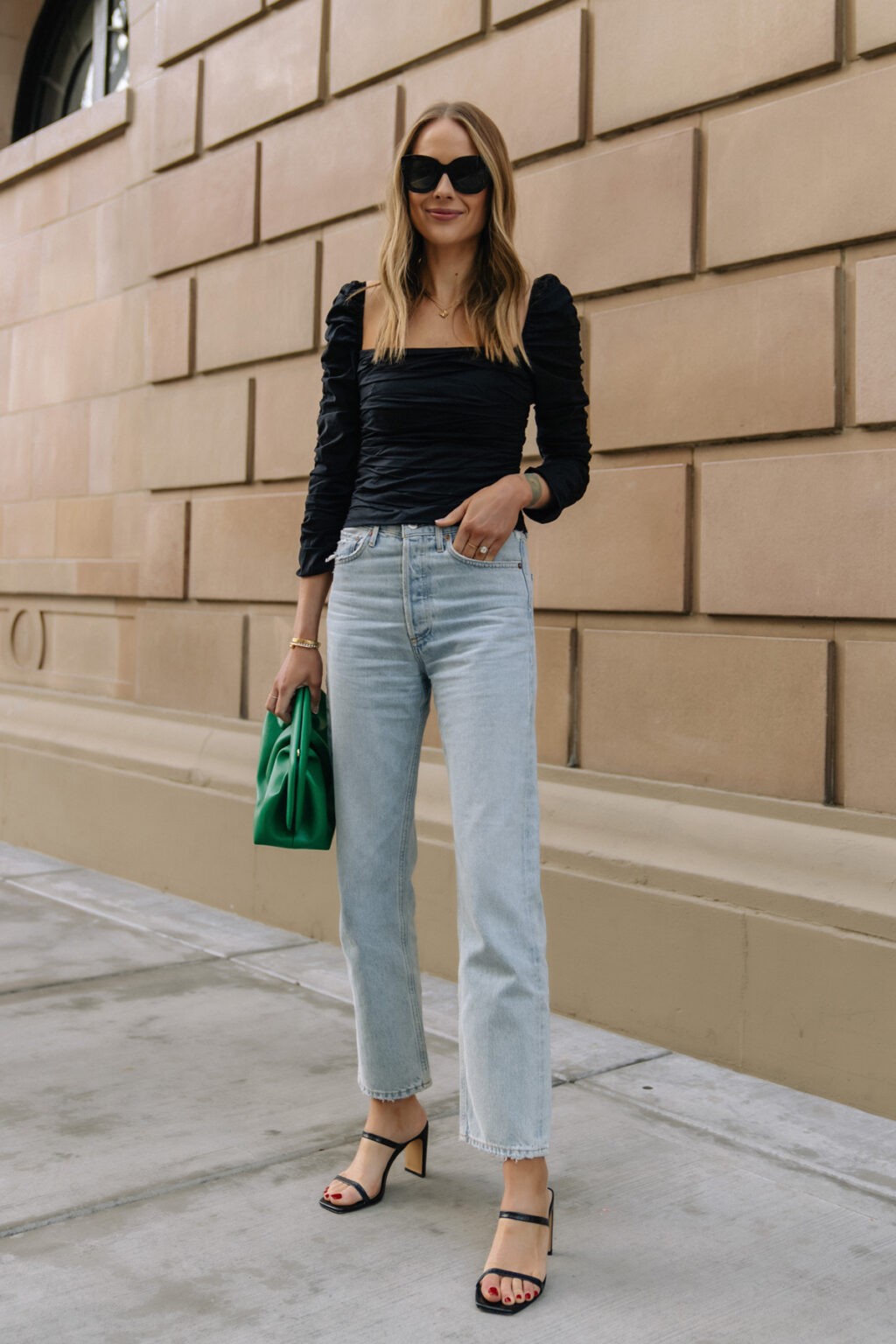 RUCHED TOP & JEANS