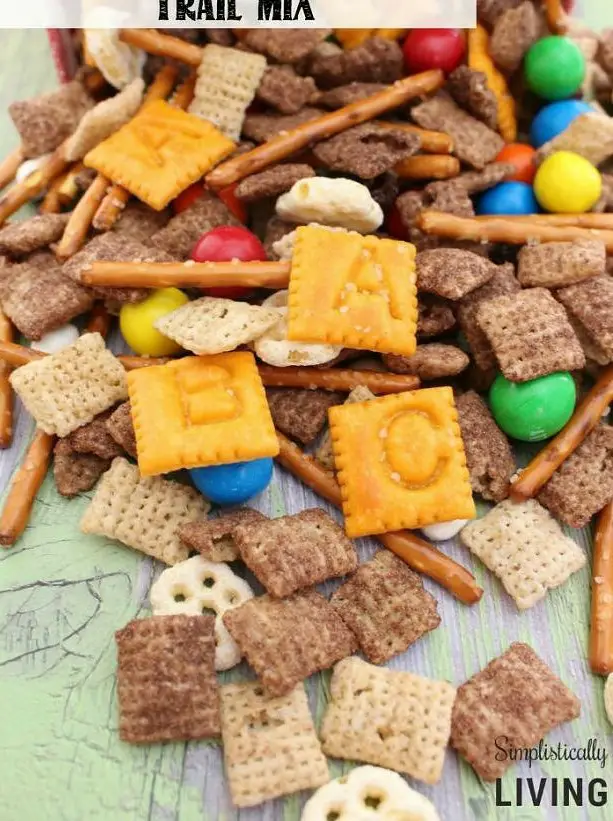 No-Nut Back To School Trail Mix