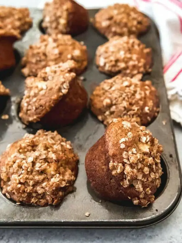 Apple Oatmeal Muffins