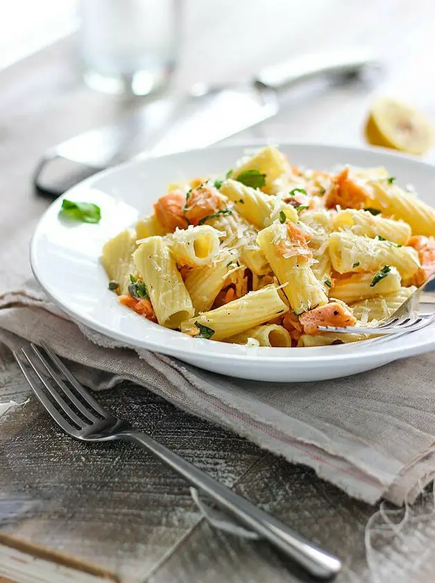 Light Lemon Garlic Pasta with Salmon