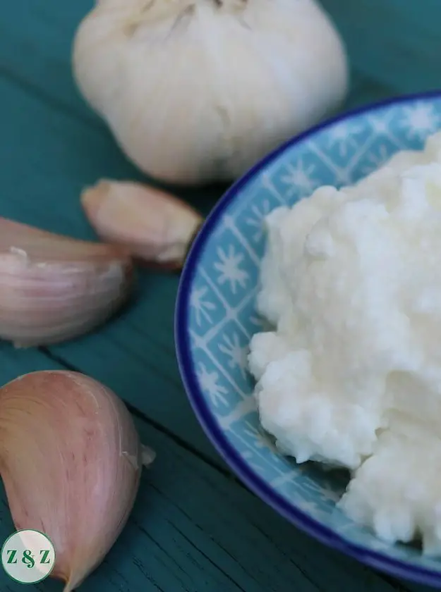 Lebanese Garlic Sauce (Toum)