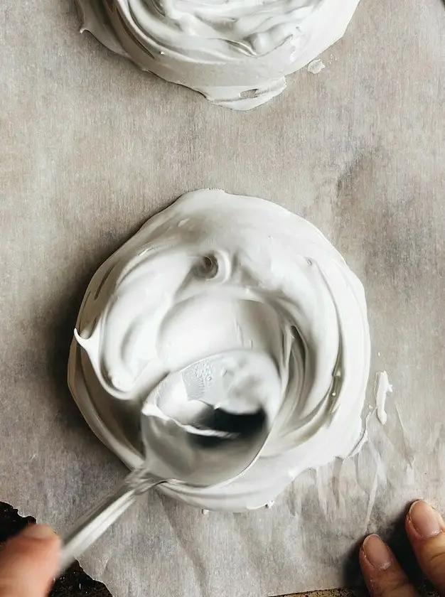 Swiss Meringue Pavlova