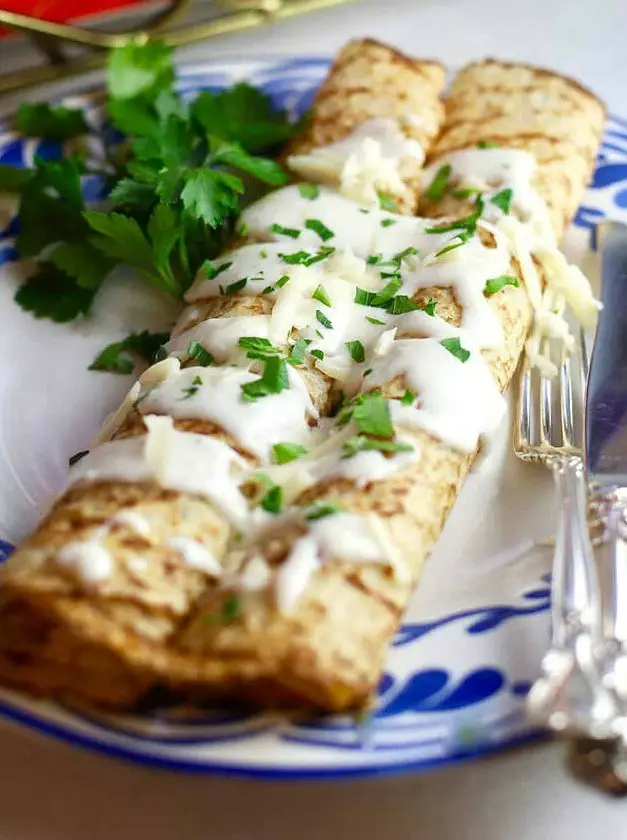 Easy Chicken Crepes with Mushrooms