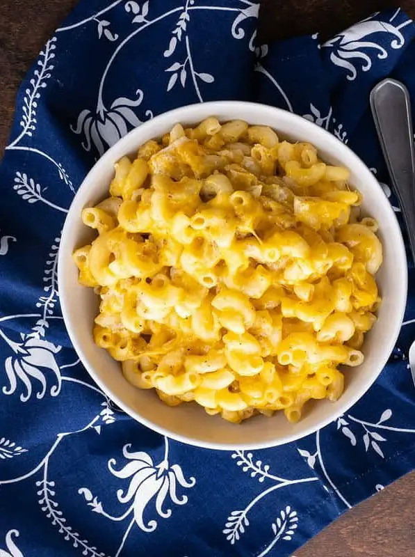 Oven-Baked Macaroni and Cheese Casserole