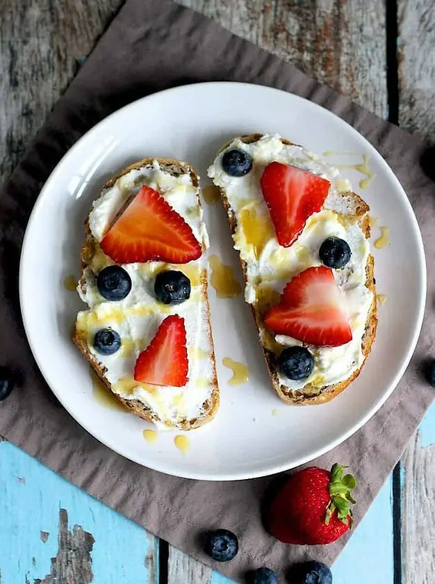 Berry and Ricotta Toast