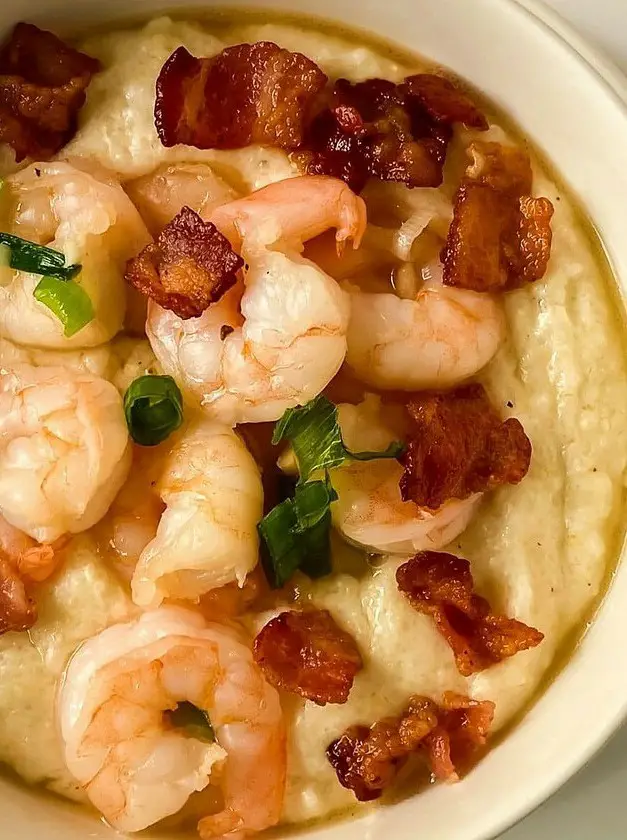 Southern Cheesy Shrimp and Grits