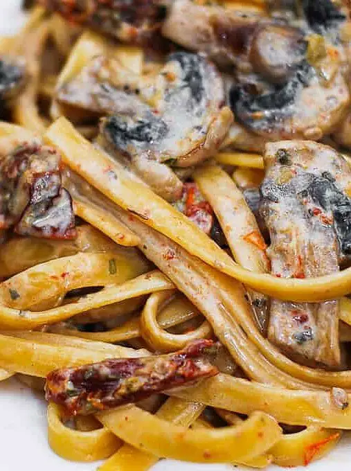 Sun-Dried Tomato and Mushroom Pasta