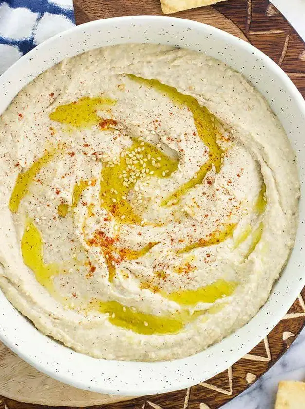 Homemade Roasted Garlic Hummus