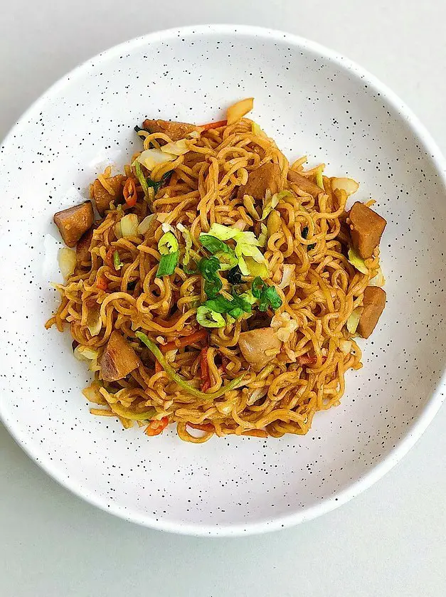 Indonesian Fried Noodles (Mie Goreng)