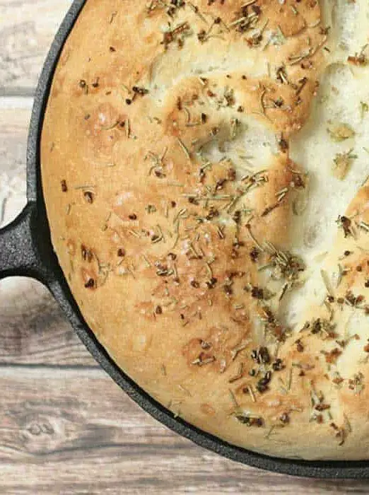 Garlic Rosemary Skillet Bread