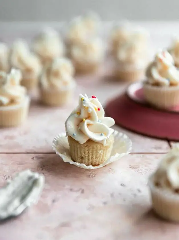 Moist Mini Vanilla Cupcakes