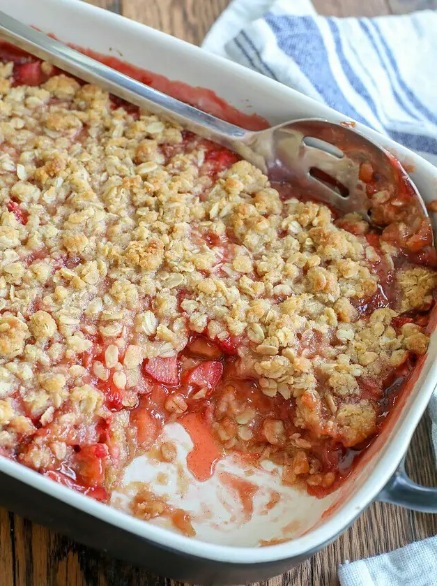 Strawberry Rhubarb Crunch