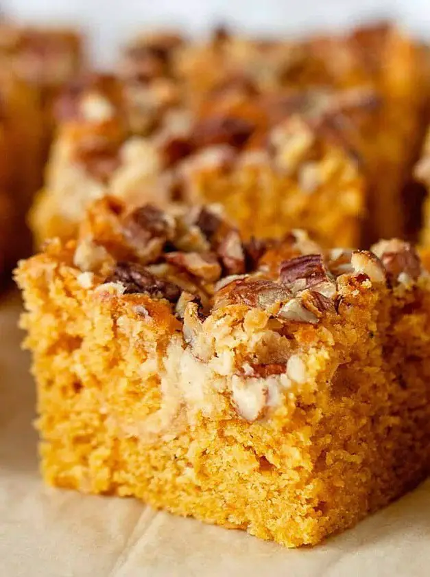 Easy Pumpkin Pecan Cake