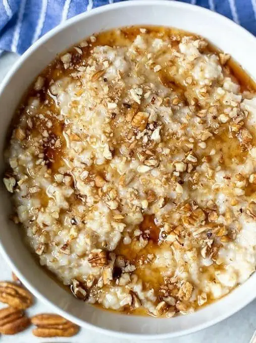 Slow Cooker Maple Brown Sugar Oatmeal