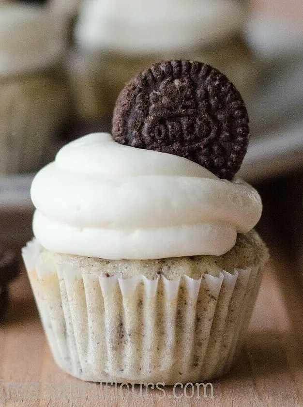 Mini Cookies and Cream Cupcakes