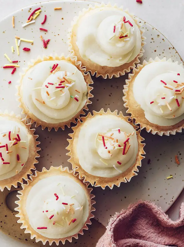 Easy Vegan Vanilla Cupcakes