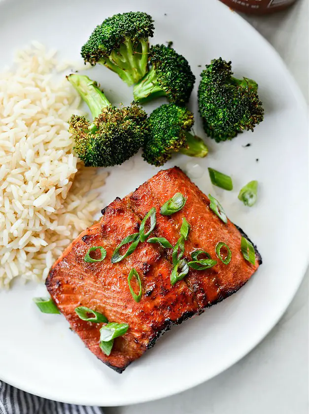 Air Fryer Garlic Sriracha Salmon