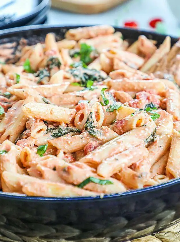 Creamy Tomato and Basil Pasta