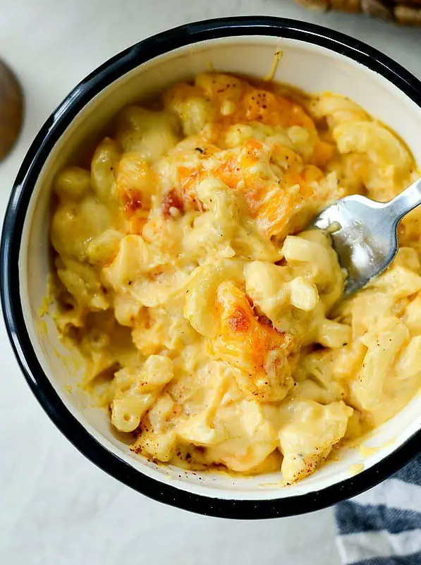 Easy Baked Mac and Cheese