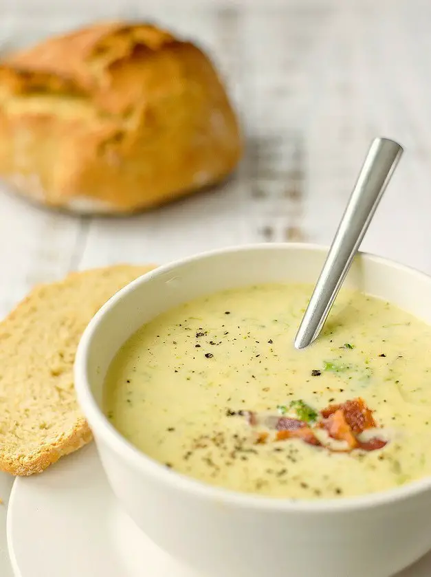 Cheesy Broccoli Soup