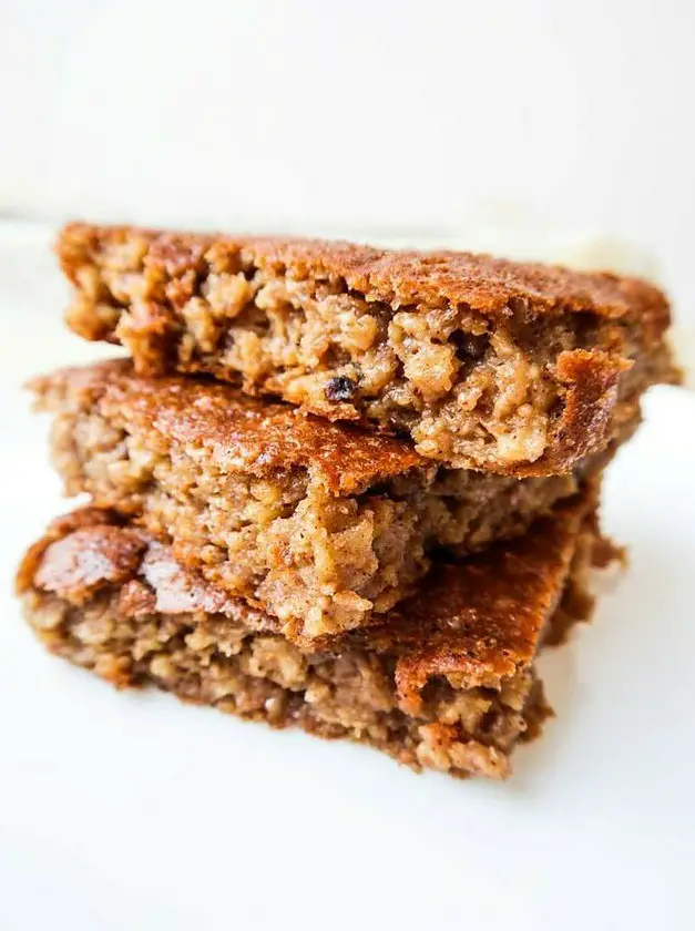 Healthy Breakfast Oatmeal Apple Cake