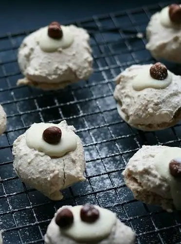 Traditional German Hazelnut Macaroons