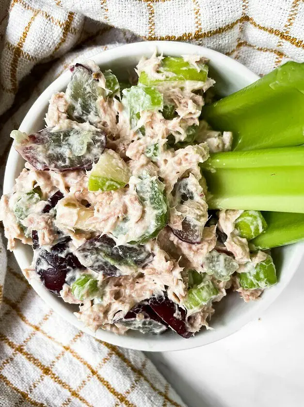 Tuna Salad with Grapes