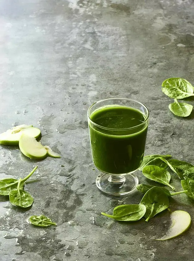 Colon Cleanse Juice with Spinach and Apple