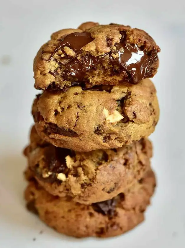 Oeey Gooey Vegan Chocolate Chip Cookies