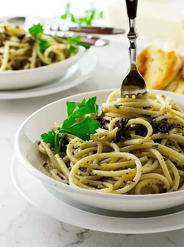 Pasta Strands with Black Truffle Sauce