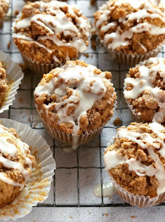 Cinnamon Streusel Apple Muffins