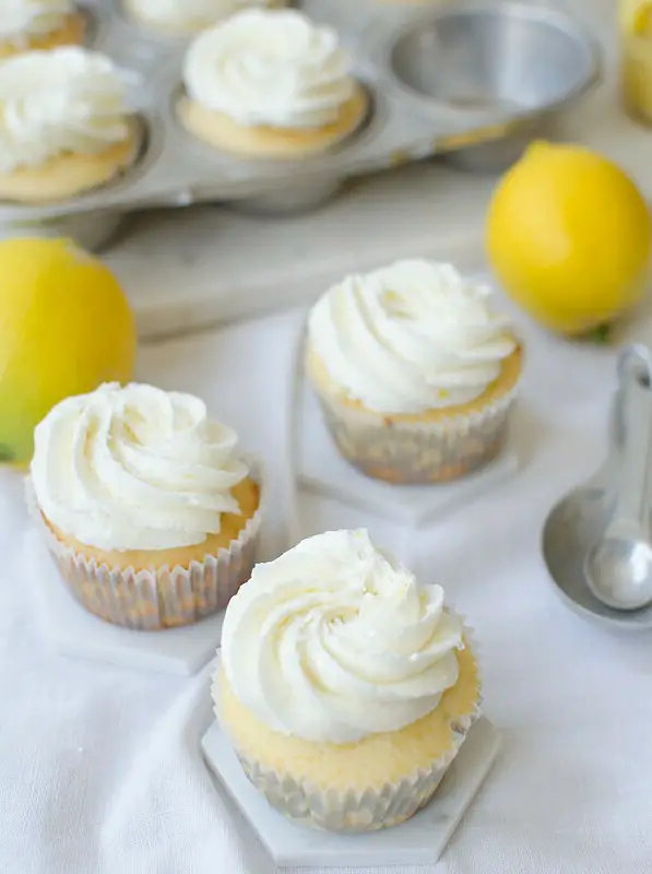 Vanilla Cupcakes Stuffed with Lemon Curd