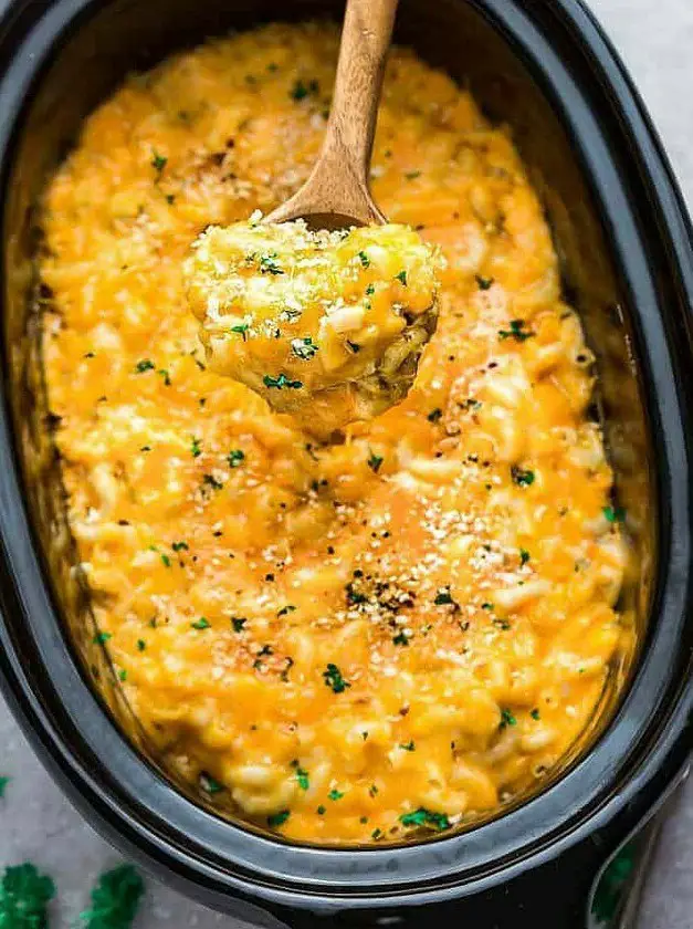 Slow Cooker Macaroni and Cheese