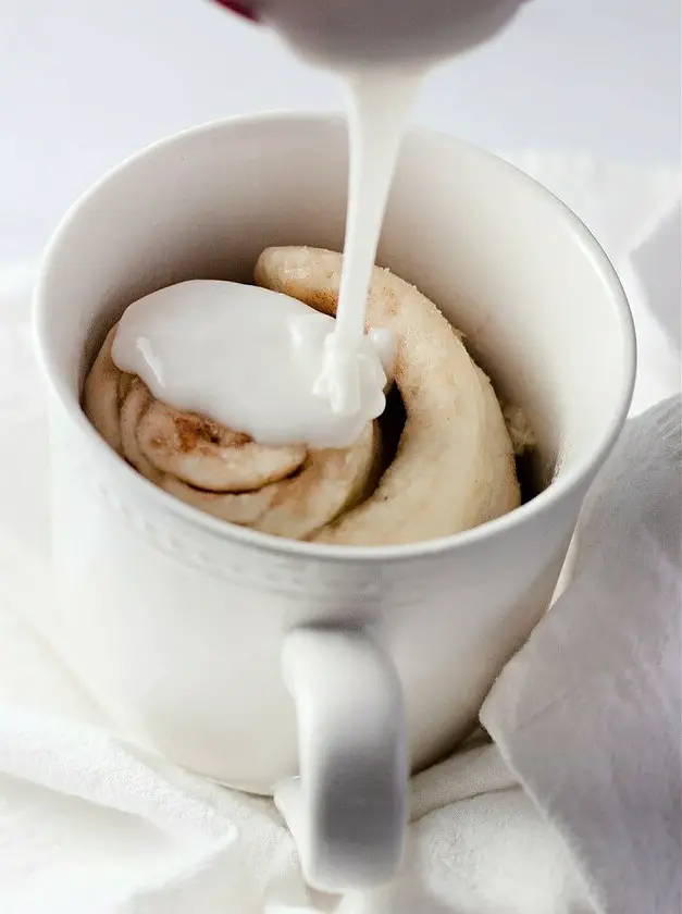 Microwave Cinnamon Roll in a Mug