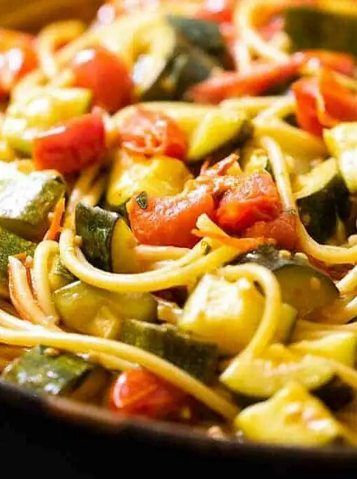 Simple Zucchini and Tomato Pasta