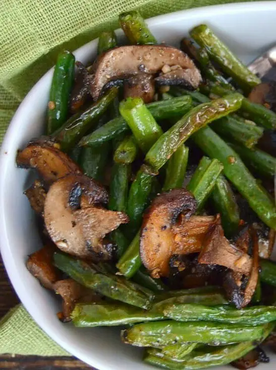 Garlic Roasted Green Beans and Mushrooms