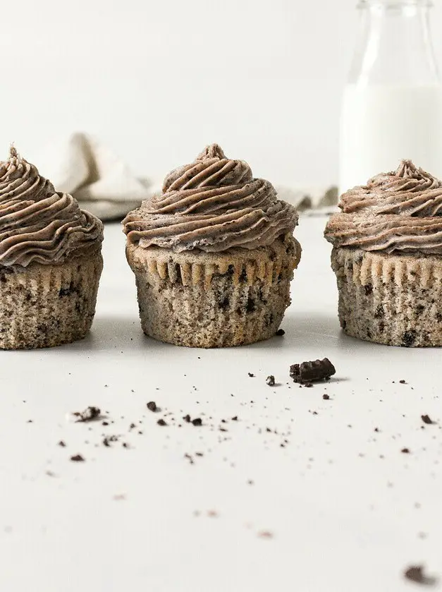 Gluten-Free Cookies & Cream Cupcakes