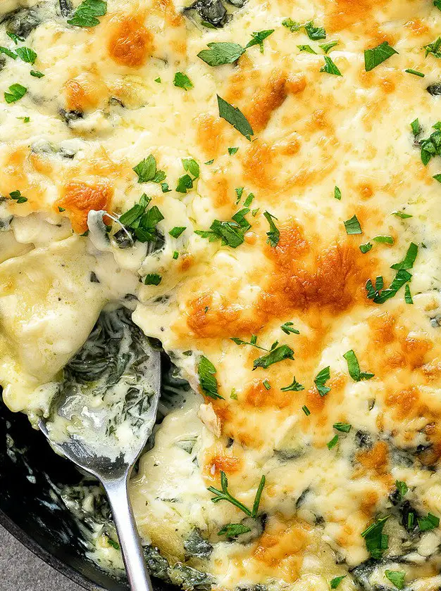 Creamy Spinach Baked Ravioli