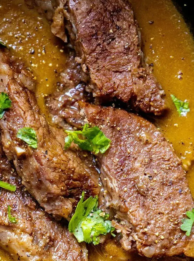 Slow Cooker Chuck Steak in Gravy